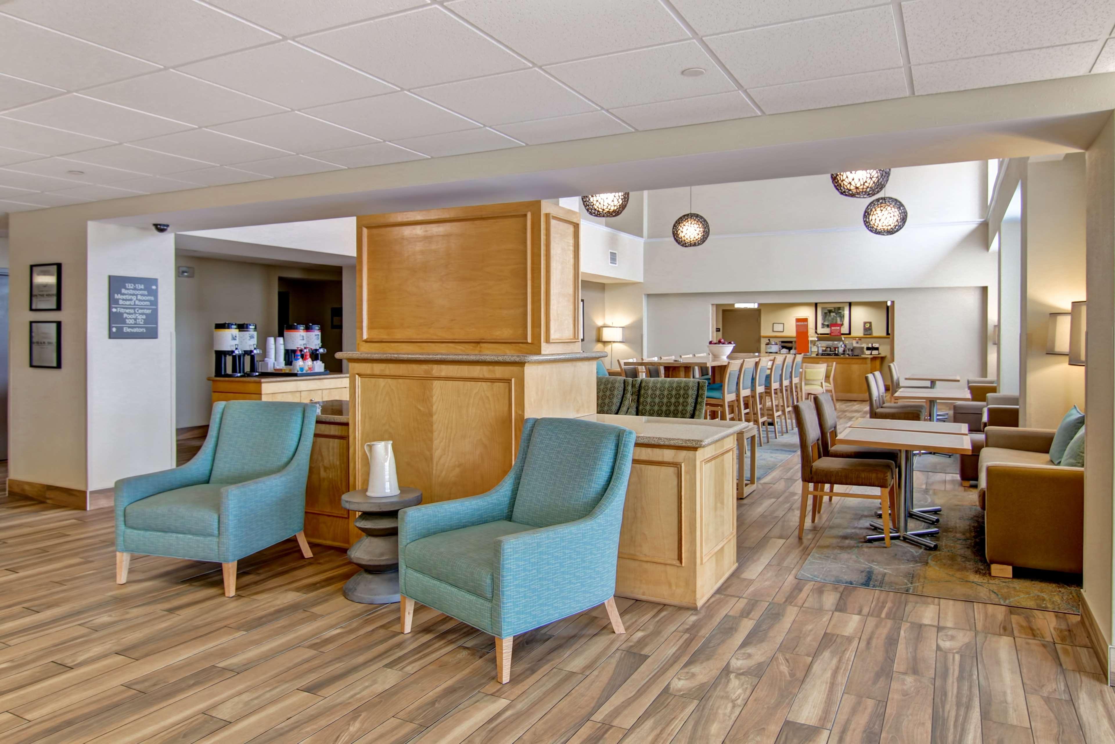 Hampton Inn & Suites Saint John Bagian luar foto