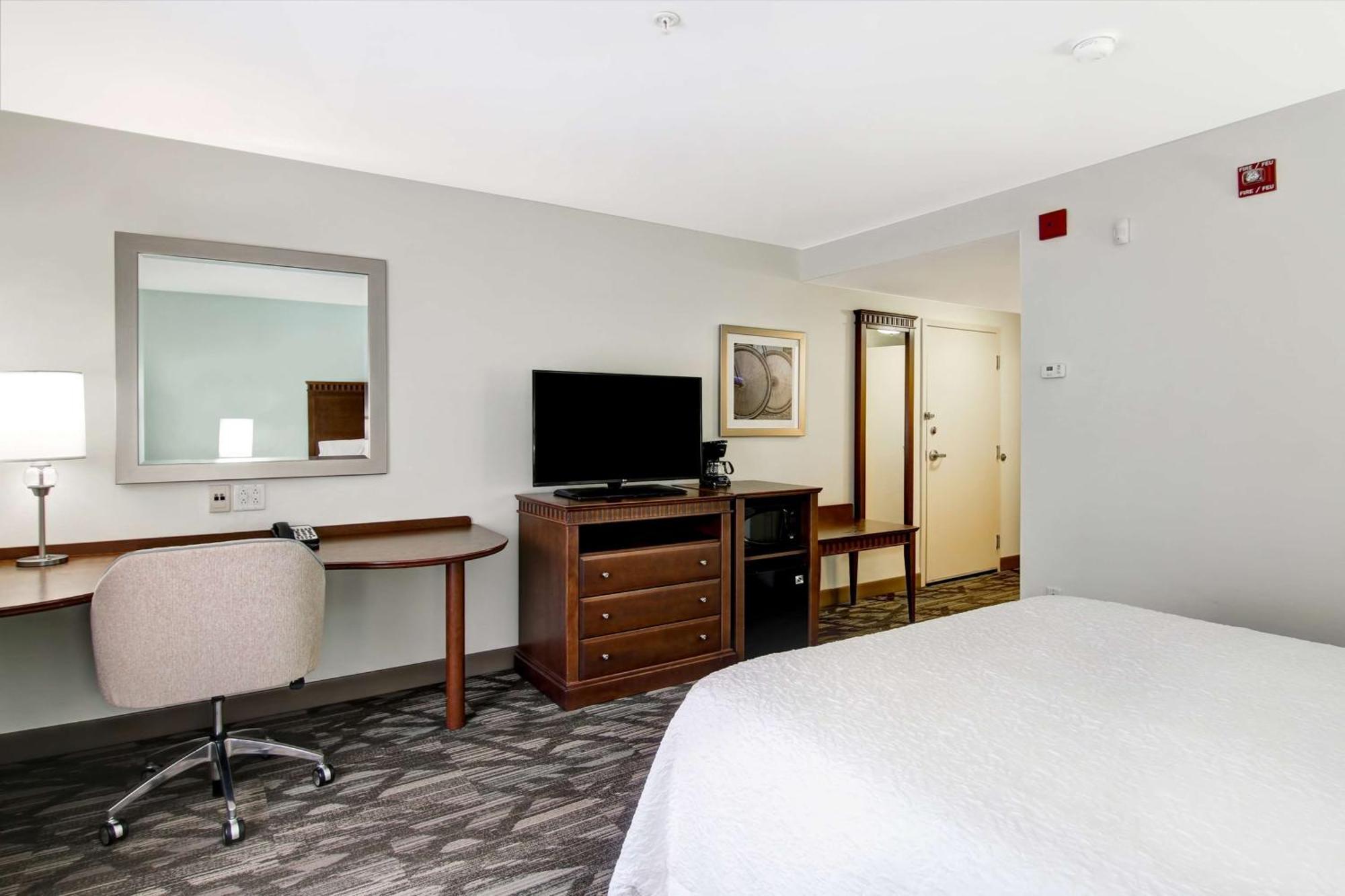 Hampton Inn & Suites Saint John Bagian luar foto