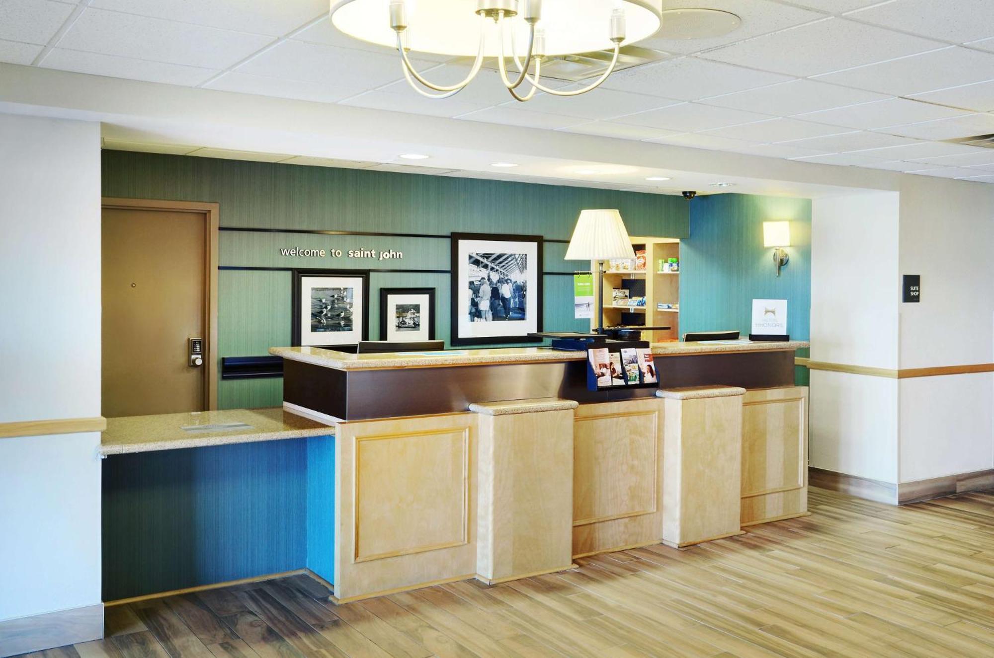Hampton Inn & Suites Saint John Bagian luar foto