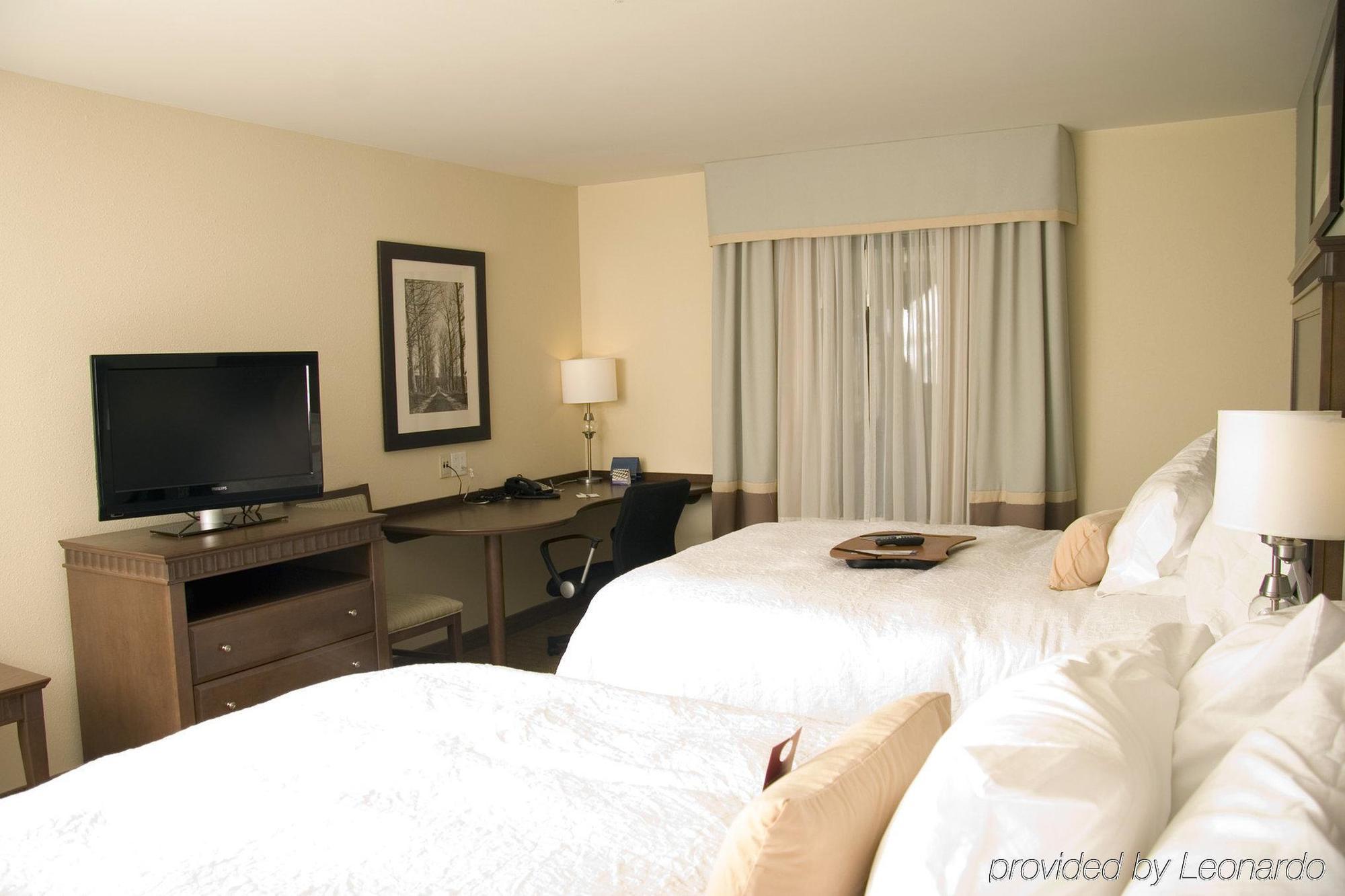 Hampton Inn & Suites Saint John Bagian luar foto